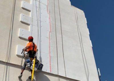 Instalación de sistema de aislamiento térmico SATE